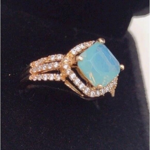 Asscher Cut Aqua Chalcedony Zircon 61 Stone Gold Overlay Ring Size 7 + Box Gift - Picture 3 of 6